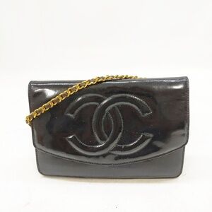 CHANEL - Vintage Black Patent Leather Timeless Wallet on Chain R1.320